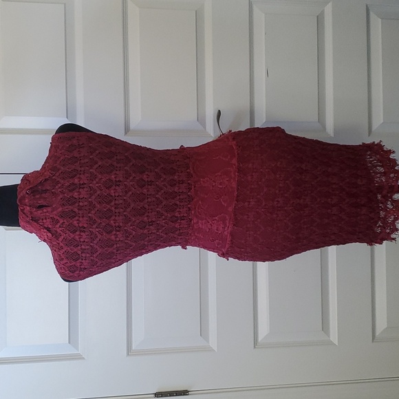 Lace Bodycon Dress by Nightcap/Carisa Rene - Picture 4 of 8